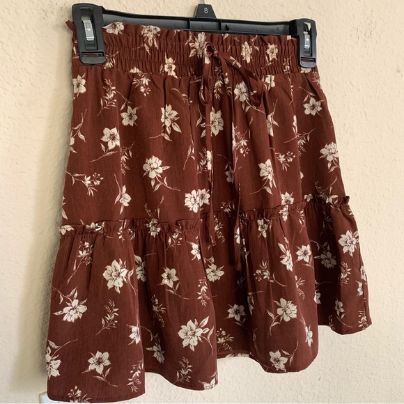 NWOT Paper Crane Ruffle Mini Skirt - Picture 3 of 12